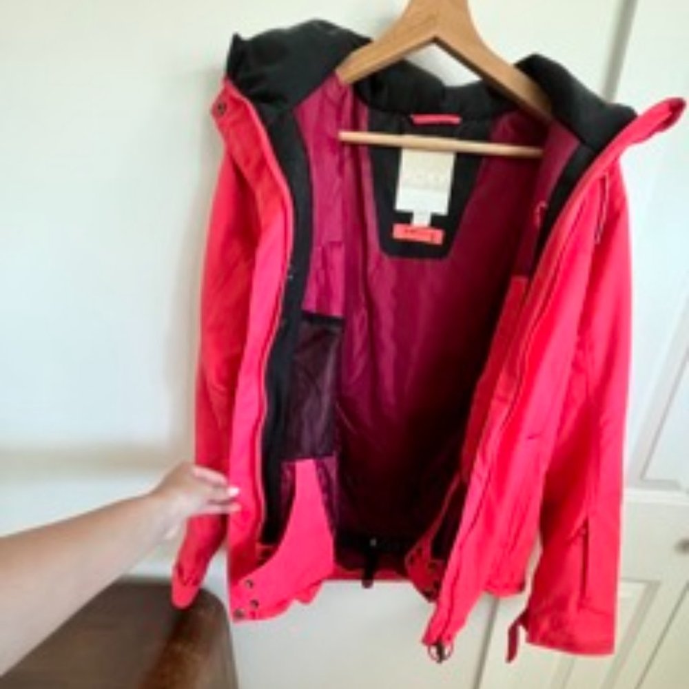 Hot Pink Roxy Ski Jacket - Picture 2 of 3